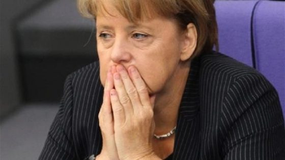 ألمانيا : ميركل تواجه عاصفة من الانتقادات بسبب سياستها تجاه اللاجئين