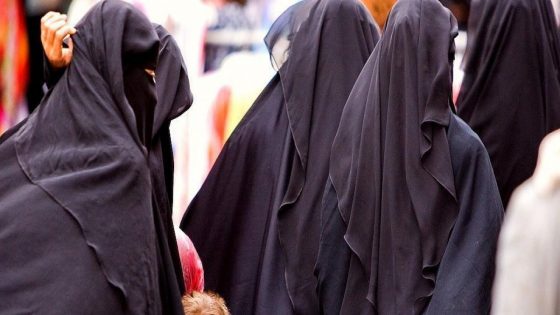 تونس تمنع ارتداء النقاب داخل المؤسسات الرسمية