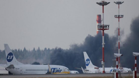 13 قتيلاً إثر حريق في طائرة روسية خلال هبوط اضطراري