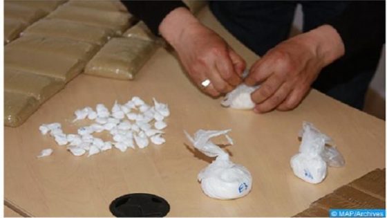 توقيف مواطن كولومبي متلبسا بمحاولة تهريب كمية من الكوكايين
