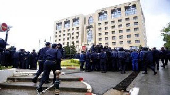 حركة الإصلاح الجزائرية: احتجاجات الشرطة سابقة خطيرة في تاريخ الجزائر