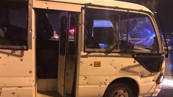 البحرين: القبض على إرهابي متهم بتفجير حافلة الشرطة وهروب آخر إلى إيران