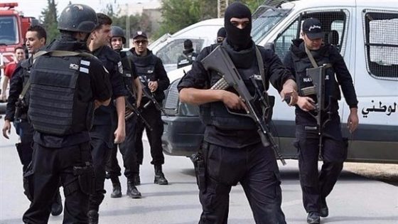 تونس: إيقاف 5 عناصر بينهم امرأة لصلتهم بتنظيمات إرهابية