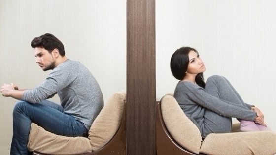 5 وسائل بسيطة لتغيير مزاج زوجتك السيء