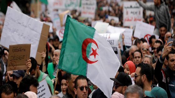 الجزائر تتجهز لأكبر مليونية في تاريخها لإسقاط قرارات بوتفليقة