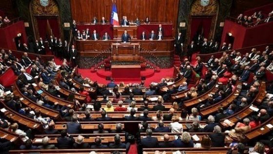 الشيوخ الفرنسي يرفض خطة الحكومة لإنهاء الإغلاق