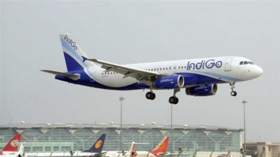 أكبر شركة طيران في الهند تمنح موظفيها عطلة بدون أجر