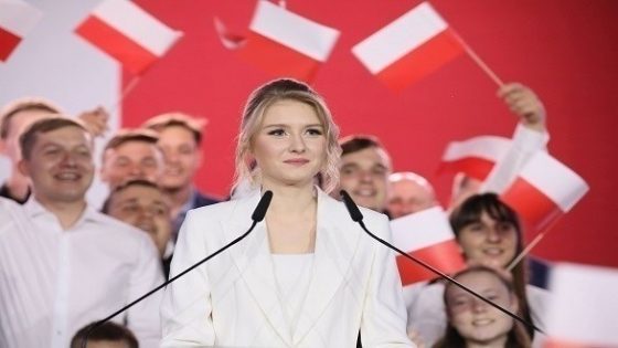 رئيس بولندا يعين ابنته مستشارة للرئاسة "دون أجر"
