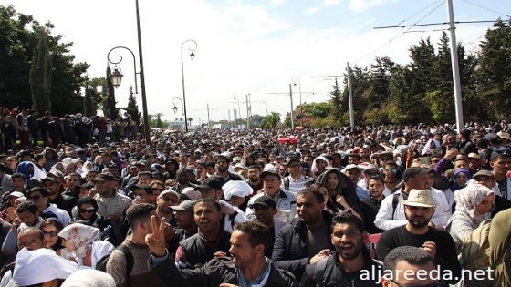 مسيرة حاشدة بالرباط ضد وزارة أمزازي