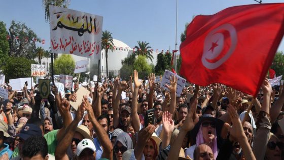 تونسيون ضد زيارة بن سلمان: لا مرحباً بـ"أبو منشار"