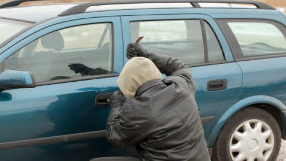 الفداء : إيقاف شخص من أجل السرقة من داخل السيارات