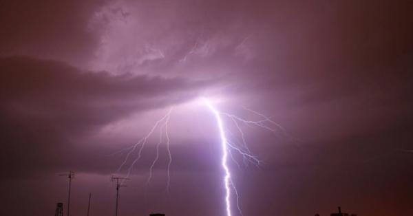 المغرب :عواصف رعدية عنيفة مصحوبة بأمطار كثيفة في مختلف المناطق