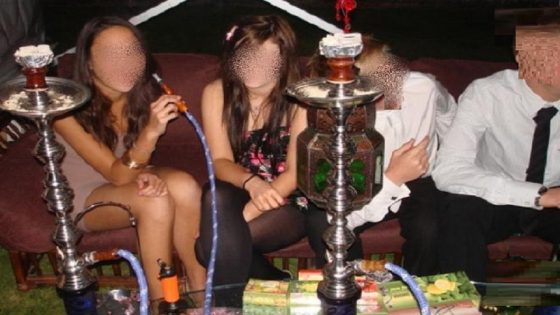 ليل البيضاء مع مقاهي الشيشة.. مخدرات، قاصرات ودعارة
