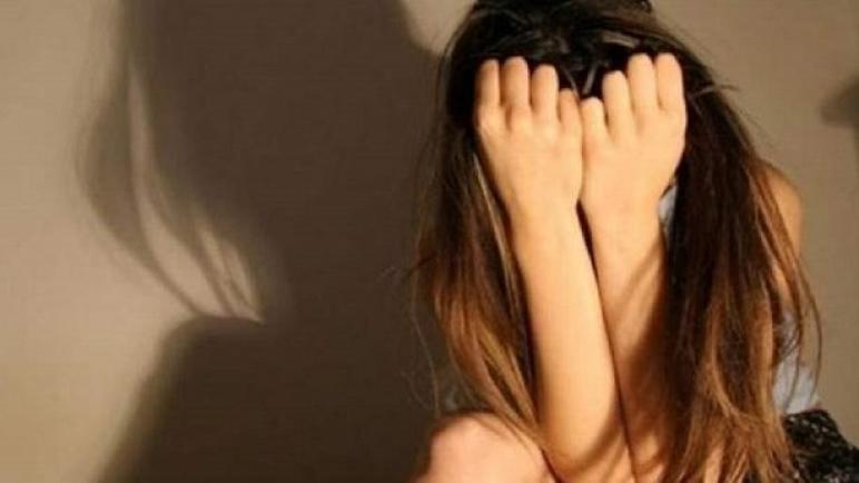 التحقيق مع أستاذ بتهمة “التغرير بقاصرين وهتك العرض والتحرش الجنسي”