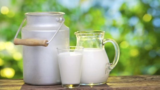 4 أسباب تجعل الحليب كامل الدسم أفضل لصحتك