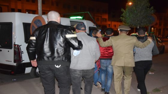 مراكش :مداهمة مطعم وتوقيف 17 شخصا بسبب خرق حالة الطوارئ الصحية