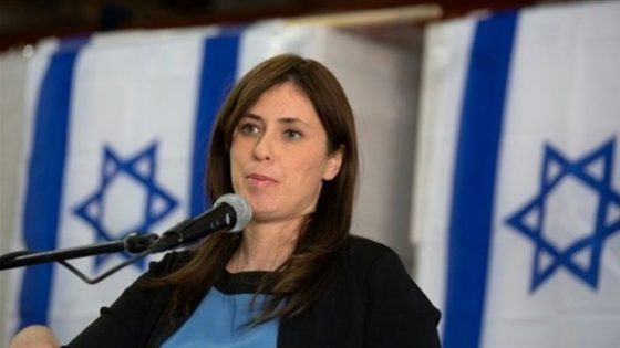 مؤيدون للفلسطينيين يجبرون سفيرة إسرائيل على مغادرة كلية في بريطانيا