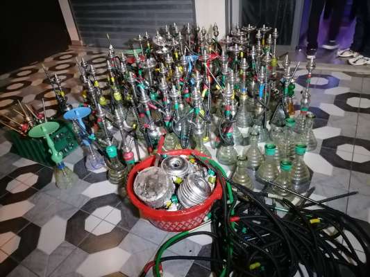 مداهمة مقاهي للشيشة تسفر عن ضبط مبحوث عنه من طرف والديه بالبيضاء