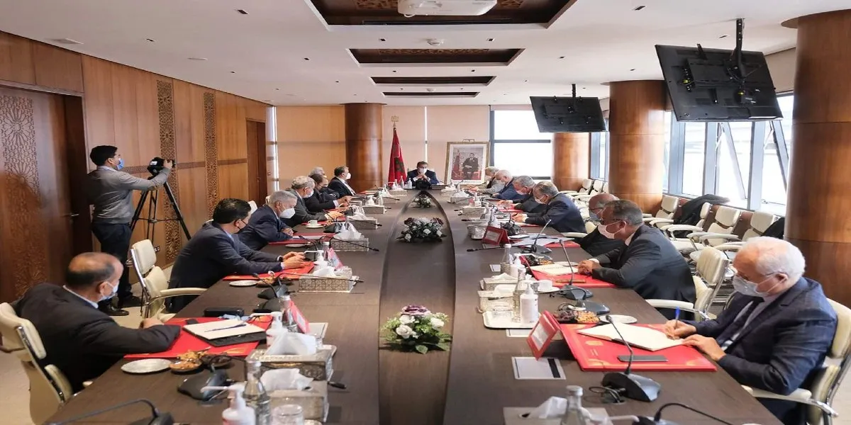 أخنوش يجتمع برؤساء الأحزاب الممثلة في البرلمان