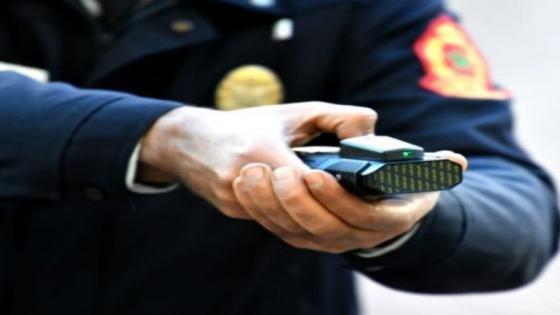 شرطي يستعمل سلاح “بولاوراب”لتوقيف شخص عرّض سلامة المواطنين وعناصر الشرطة لتهديد خطير