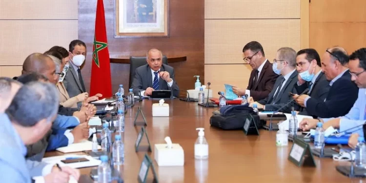 النقابات التعليمية تنسحب من اجتماع بنموسى