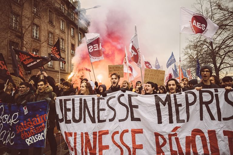 للمرة الخامسة.. إضراب جديد يهدد قطاع الطاقة في فرنسا ولارام تلغي رحلاتها