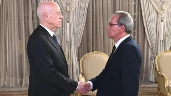 الرئيس التونسي يقيل رئيسة الحكومة ويعين أحمد الحشاني خلفا لها