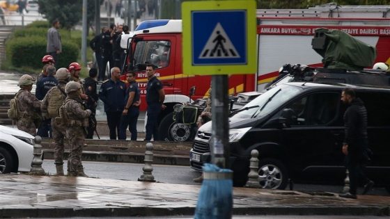 تركيا تعتقل 20 شخصاً وتصادر أسلحة بعد هجوم أنقرة