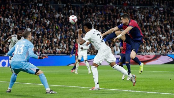 برشلونة يدمر شباك ريال مدريد