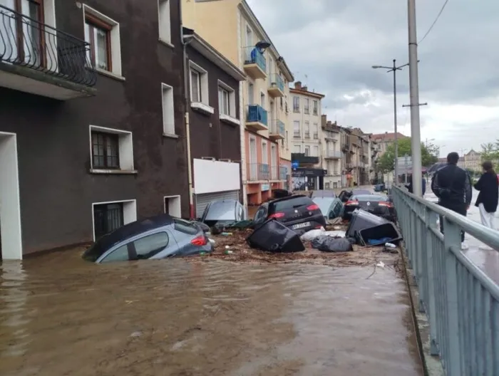 ارتفاع حصيلة ضحايا الفيضانات في إسبانيا إلى 72 قتيلا