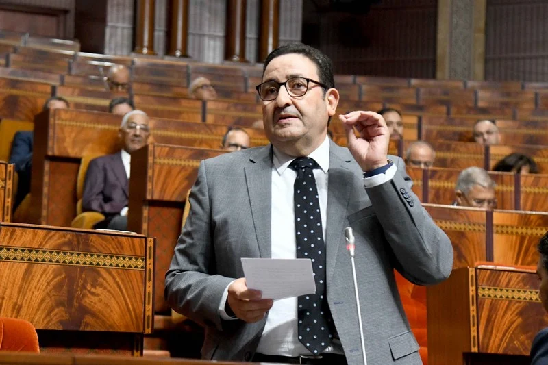 قيوح: الوزارة تعمل على تقليص عملية مرور المسافرين من المطارات