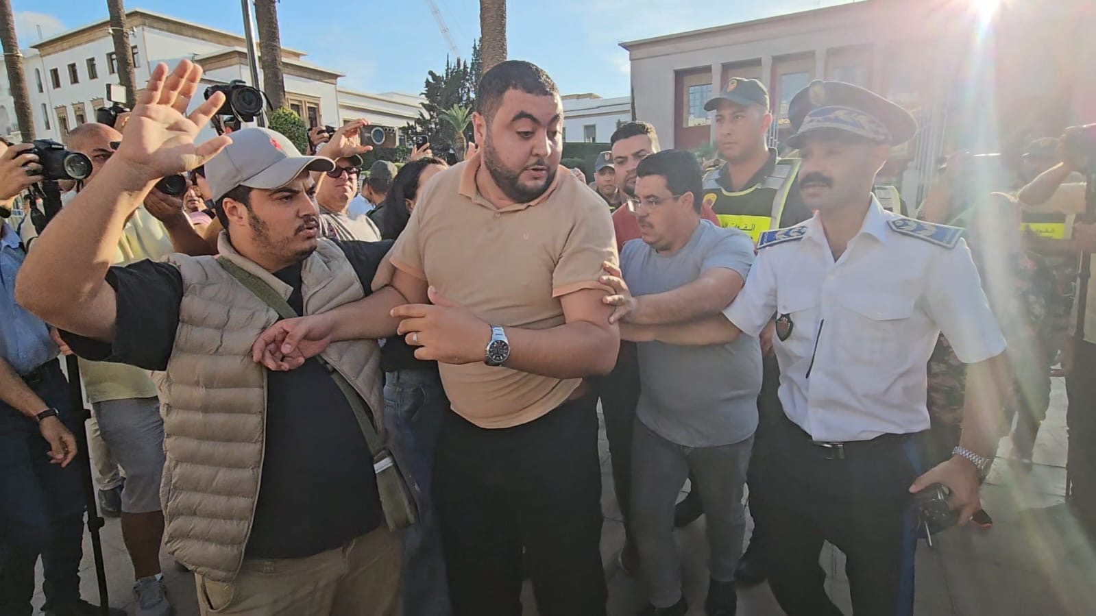 الرباط.. مطاردات واعتقالات واسعة في صفوف محتجين