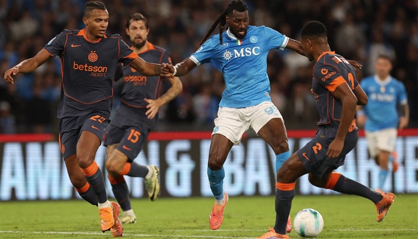 بثلاثية.. نابولي يقضي على إنتر ويستعيد الصدارة