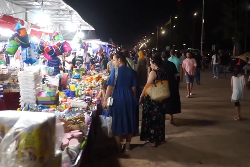 الدار البيضاء تضع حداً لفوضى المعارض التجارية: توجيهات صارمة وتنظيم جديد 1 الدار البيضاء تضع حداً لفوضى المعارض التجارية: توجيهات صارمة وتنظيم جديد