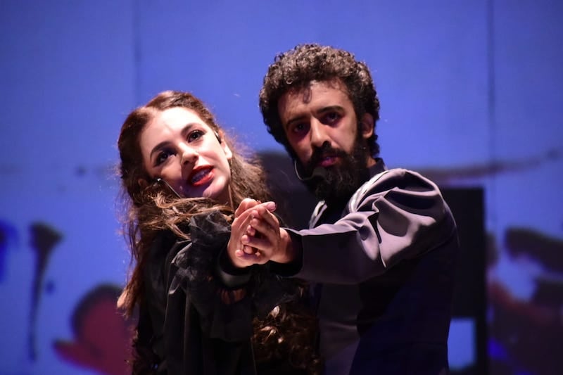 مسرحية “إكستازيا” المغربية تتوج بثلاث جوائز كبرى في مهرجان الأردن المسرحي