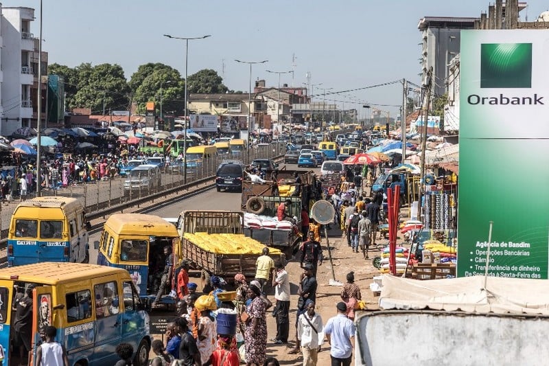 دوامة الفساد والمخدرات: كيف تُهدّد تجارة الكوكايين استقرار غينيا بيساو السياسي والأمني