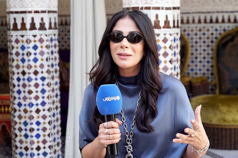 منى زكي تكشف تحديات تجسيد أم كلثوم: رحلة فنية شاقة في فيلم ‘الست’ ومخاوف المقارنة