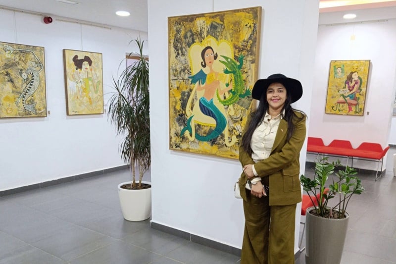 رحلة استكشافية: معرض هدى بنجلون الفني في تطوان يفتح أبواب التأمل السوريالي