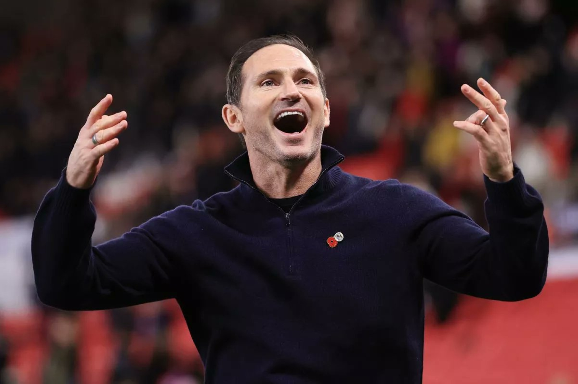 تداعيات رد فعل لامبارد العاطفي: مدرب كوفنتري يعتذر بعد مشاجرة لاعبي ساوثامبتون