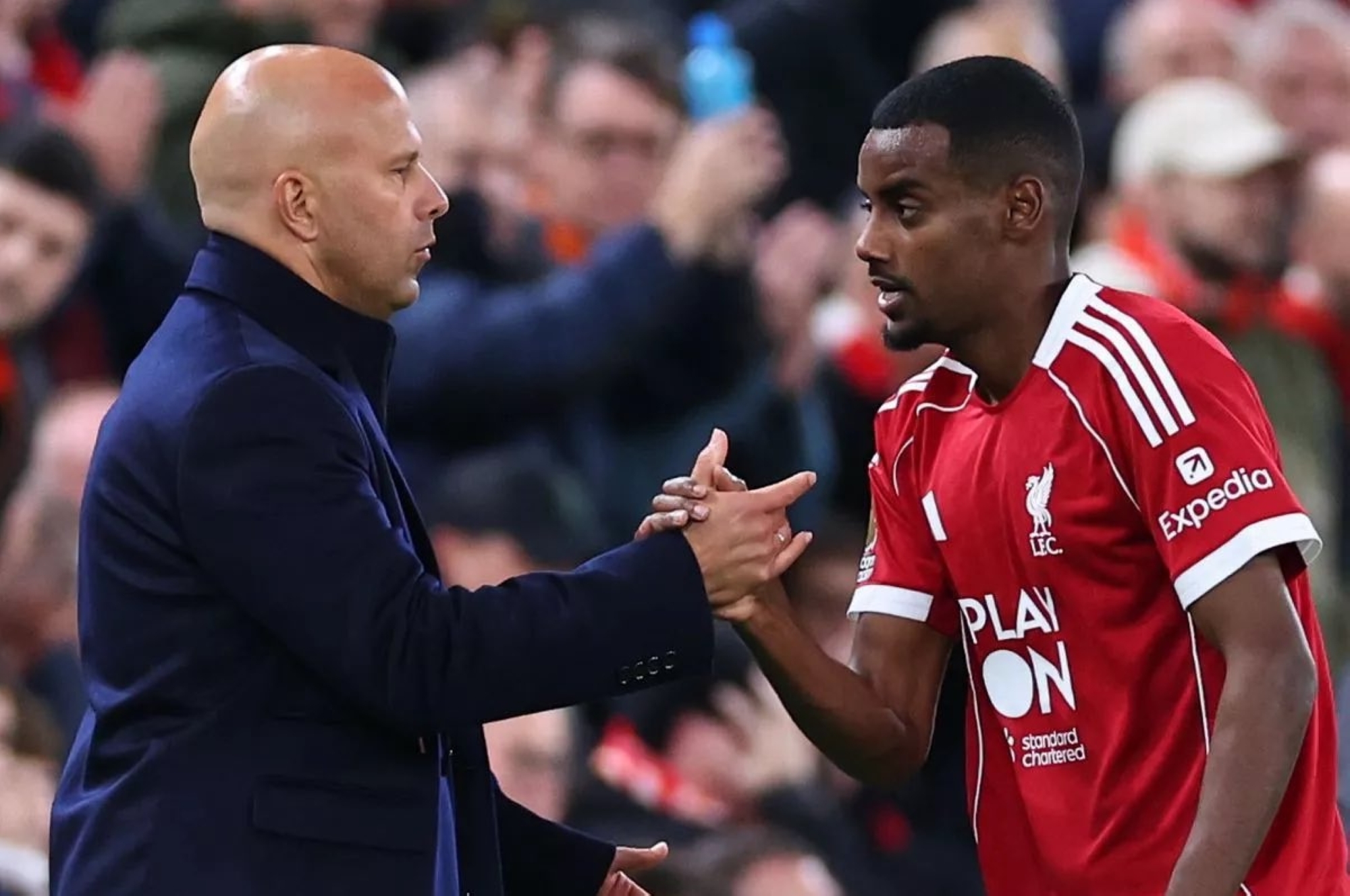 ضربة موجعة للريدز: تفاصيل إصابة إيزاك ومدة غيابه عن ليفربول وتأثيرها على صراع اللقب