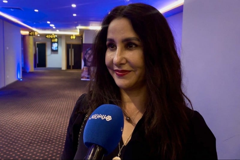 أسماء الخمليشي: كيف أثرت تجربتها الاستثنائية في ‘بنات البومب’ على مسيرتها الفنية والثقافية؟