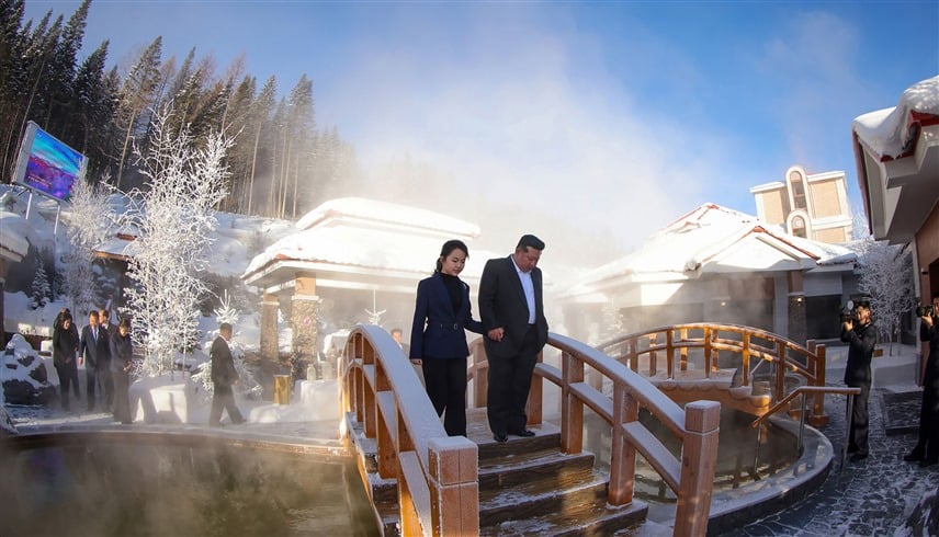 الظهور المتزايد لابنة كيم جونغ أون: هل يحدد ملامح **مستقبل خلافة كيم جونغ أون** في بيونغ يانغ؟