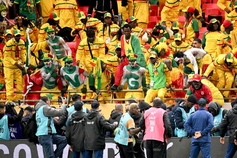 مطالبة الصحفيين الرياضيين بتحقيق دولي: نداء عاجل لكشف ملابسات أحداث نهائي كأس إفريقيا