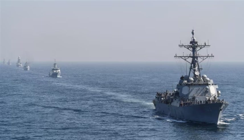 تحقيق في حادث تصادم سفينة حربية وإمداد أمريكية قرب أمريكا الجنوبية: تداعيات وأسباب محتملة