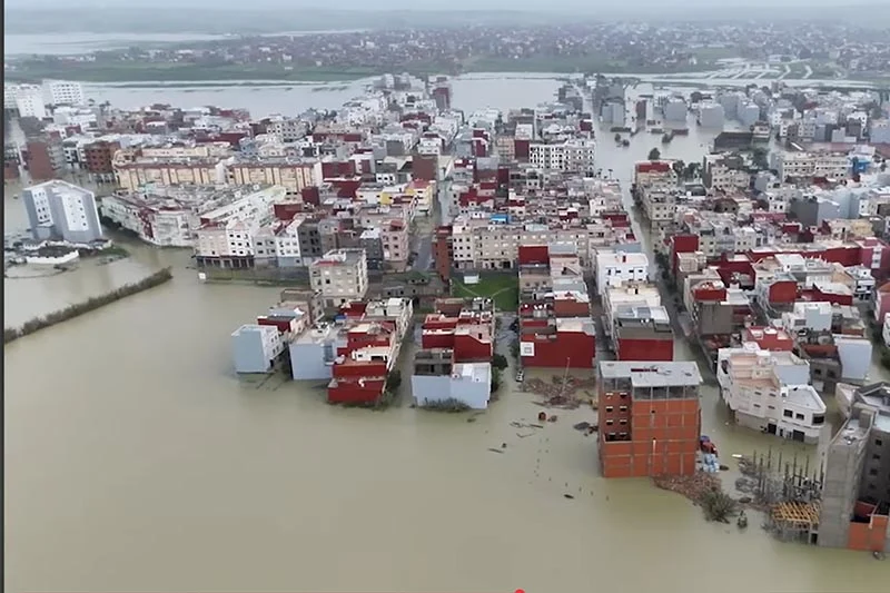 المغرب يعلن استراتيجية شاملة: تفعيل برنامج الدعم للمناطق المنكوبة بالفيضانات في العرائش، القنيطرة، سيدي قاسم، وسيدي سليمان