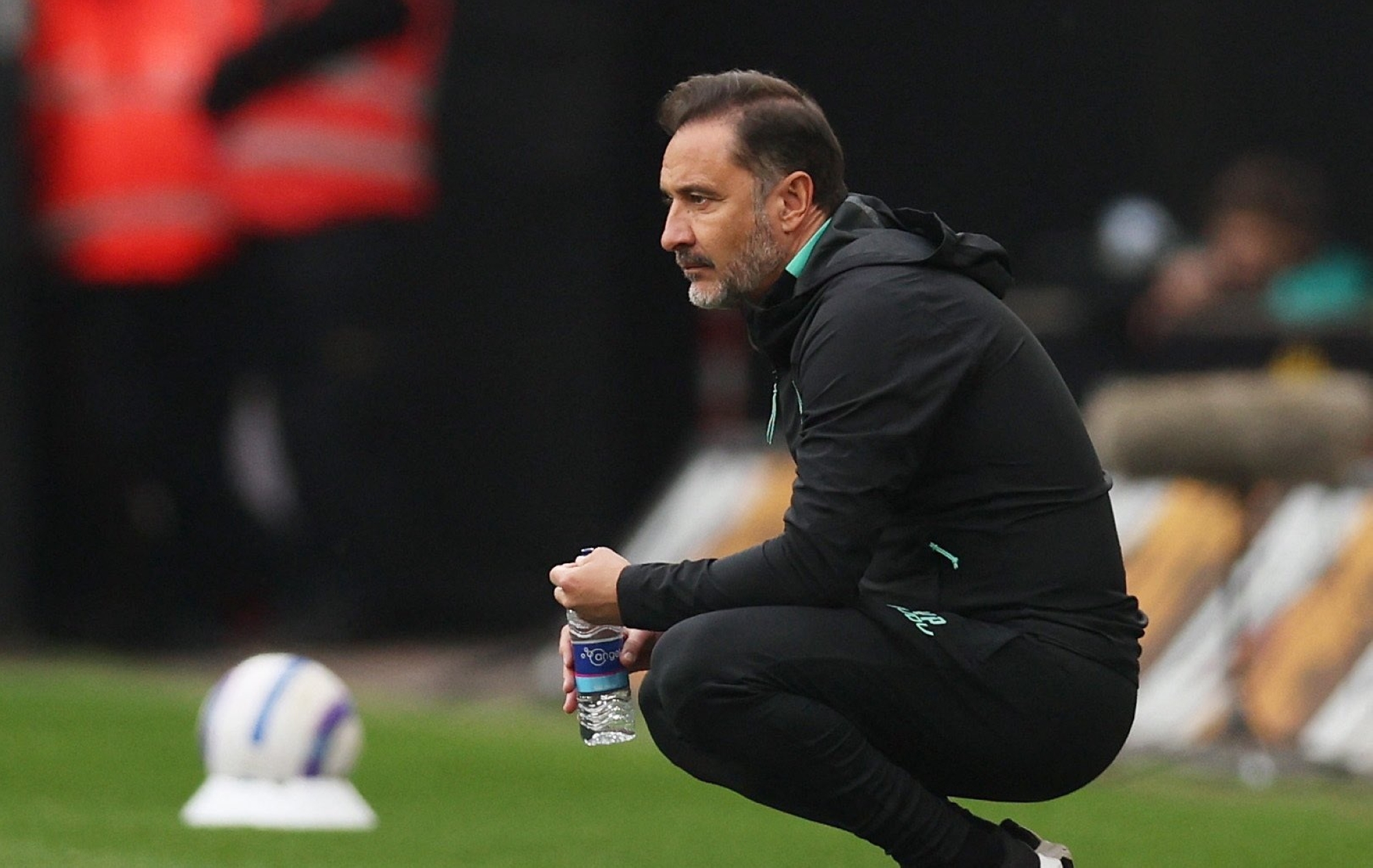 فيتور بيريرا يقود دفة نوتنجهام فورست: تحليل لتعيين المدرب البرتغالي وتحدياته في البريميرليج