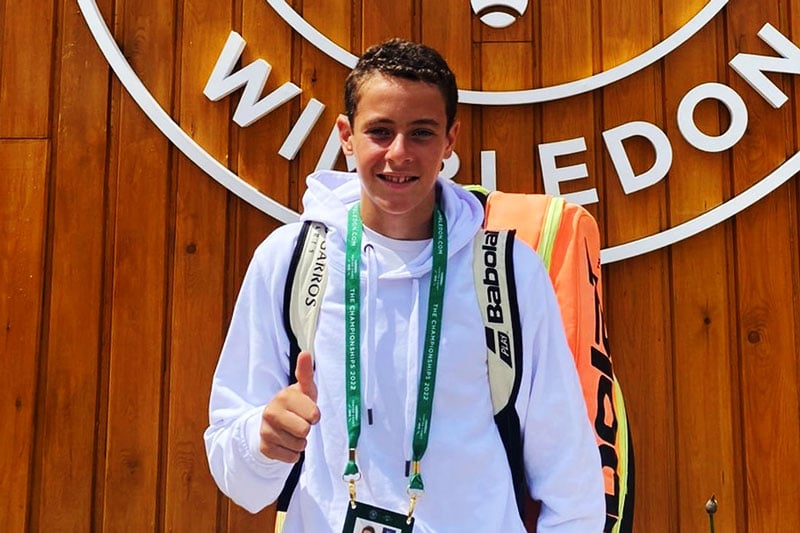 علي ميسوم يتألق ويقتحم قائمة أفضل 100 لاعب عالمياً في تنس الناشئين