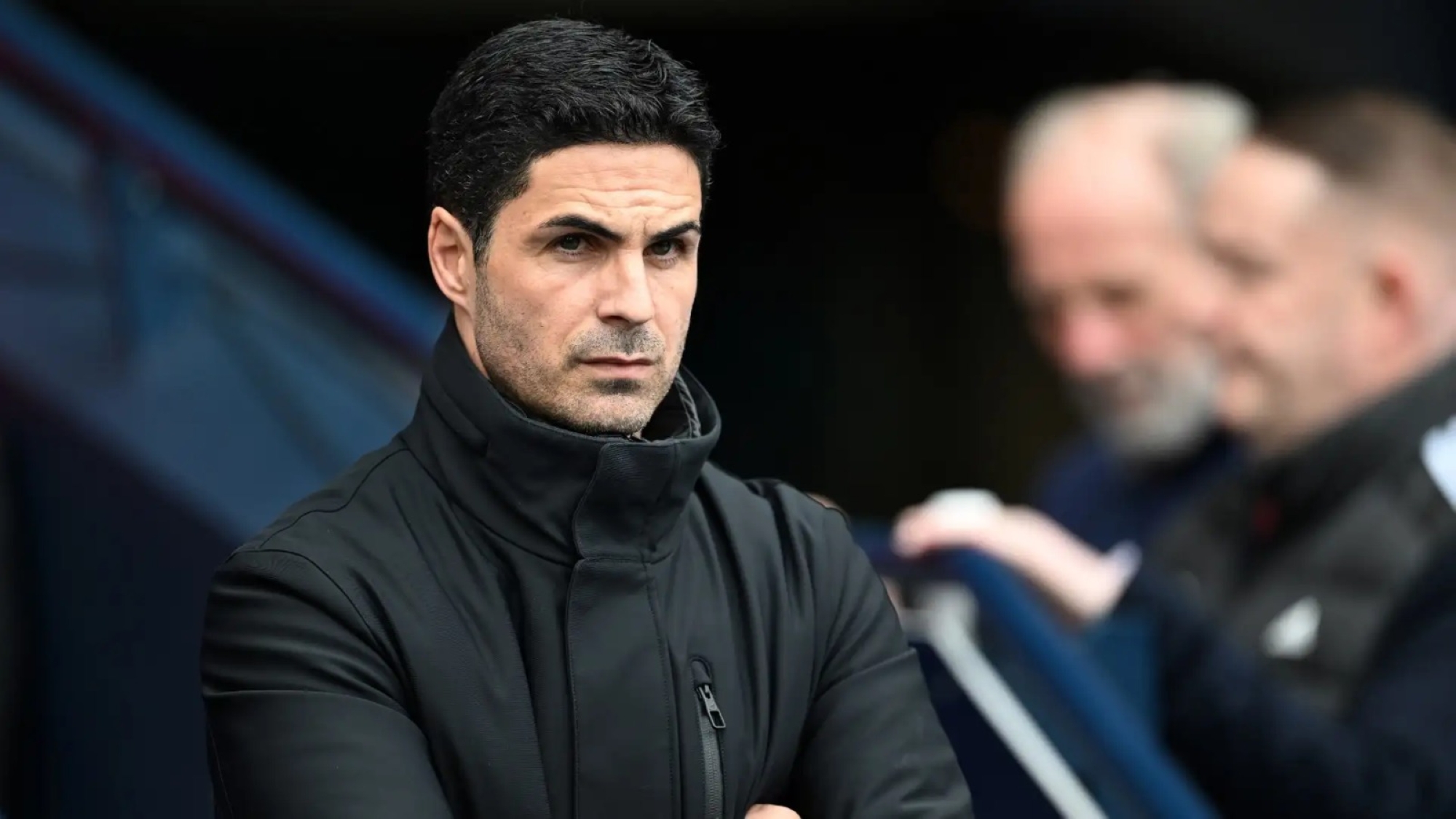 ميكيل أرتيتا يواجه تحديات أرسنال في سباق اللقب: حث على التركيز قبل ديربي توتنهام