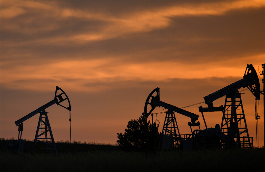 آثار الحرب في الشرق الأوسط على الاقتصاد العالمي: استقرار النفط وصمود البورصات