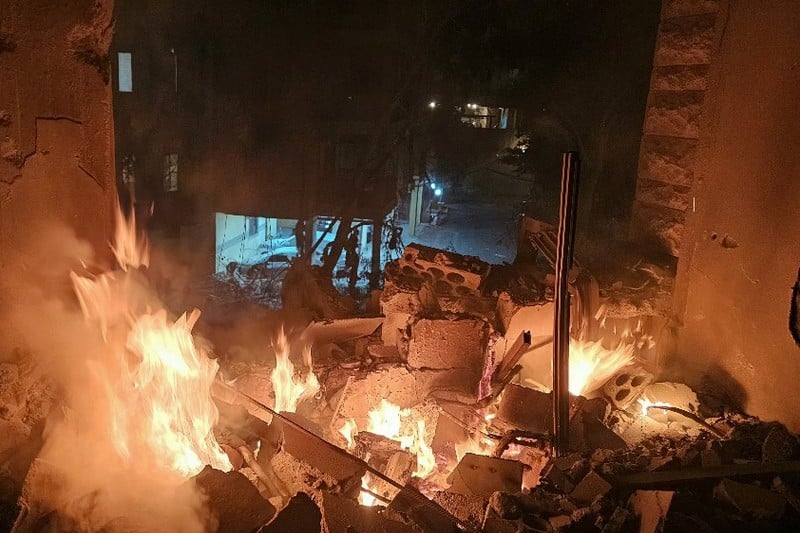 تحليل معمق: مبررات حزب الله للقصف الدفاعي والتداعيات الإقليمية للتصعيد الأخير